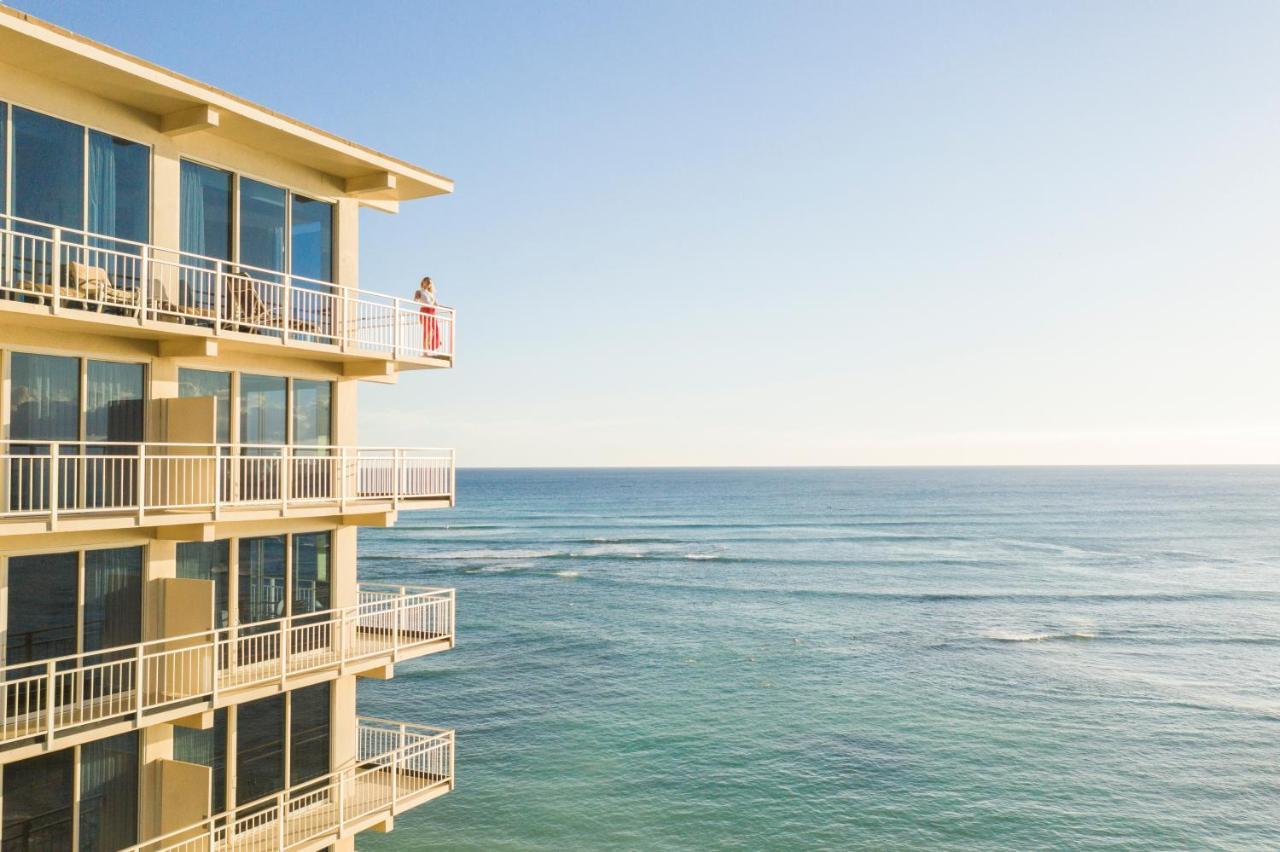 Kaimana Beach Hotel Honolulu Exterior photo